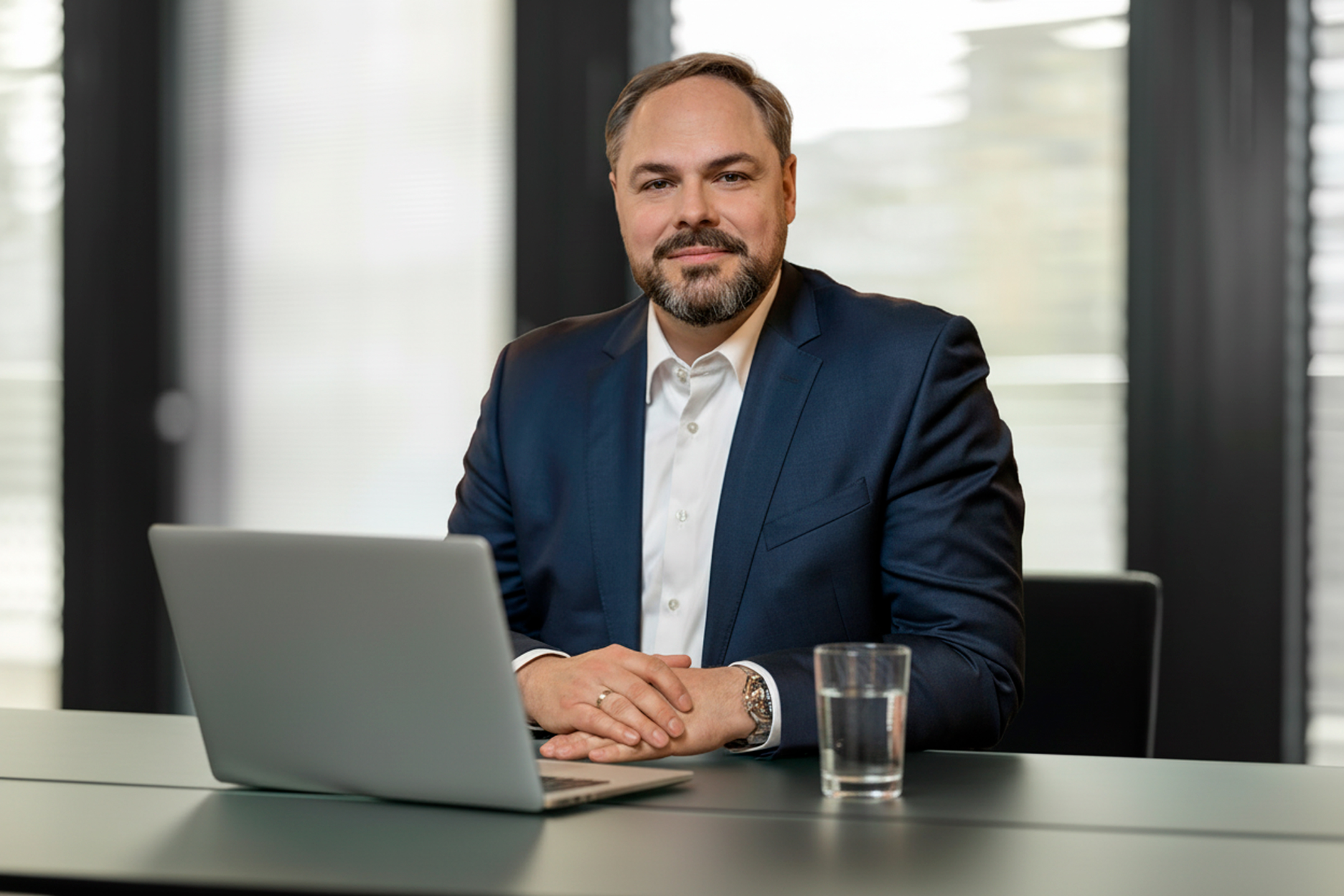 Dr. Christoph Carstens